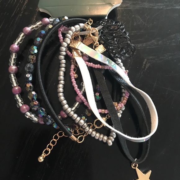 BRAND NEW beautiful bundle of bracelets. PERFECT GIFT!! Bundle to save! - Picture 2 of 5